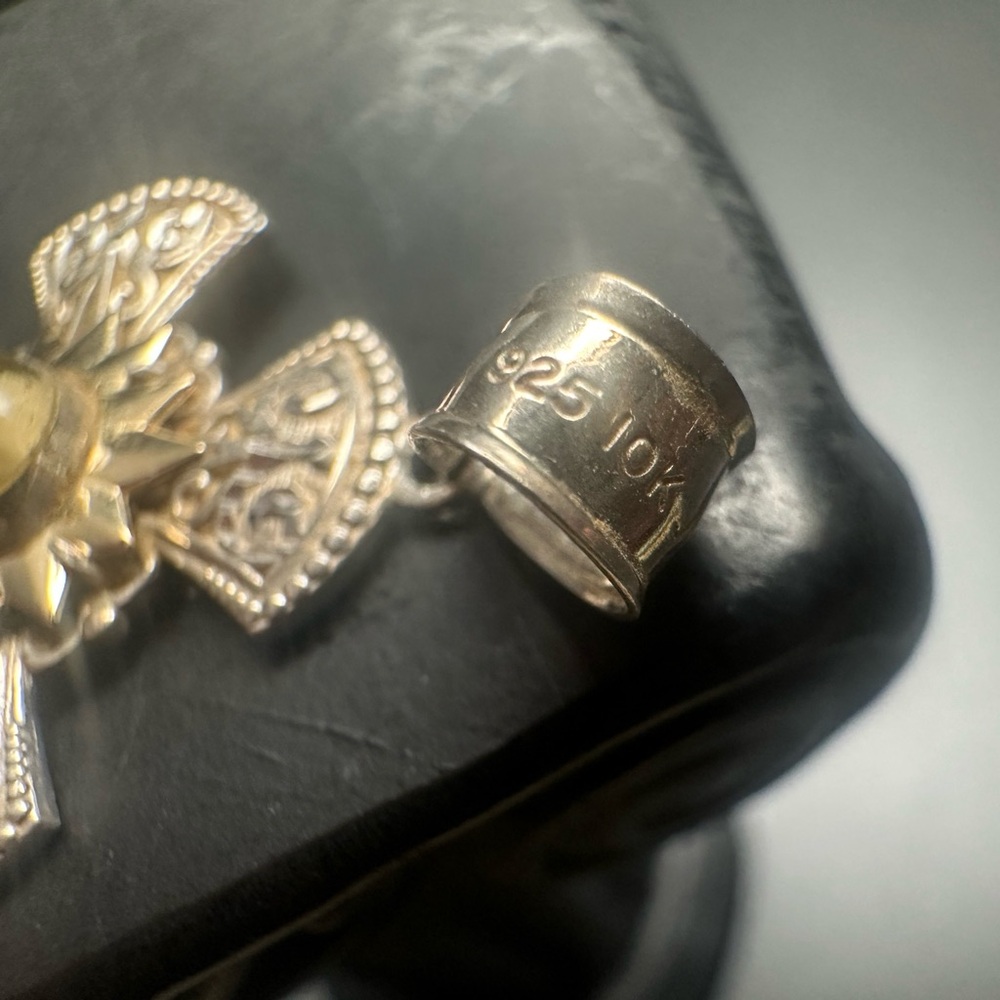 Sanctum Radiance Cross - Picture 3 of 3